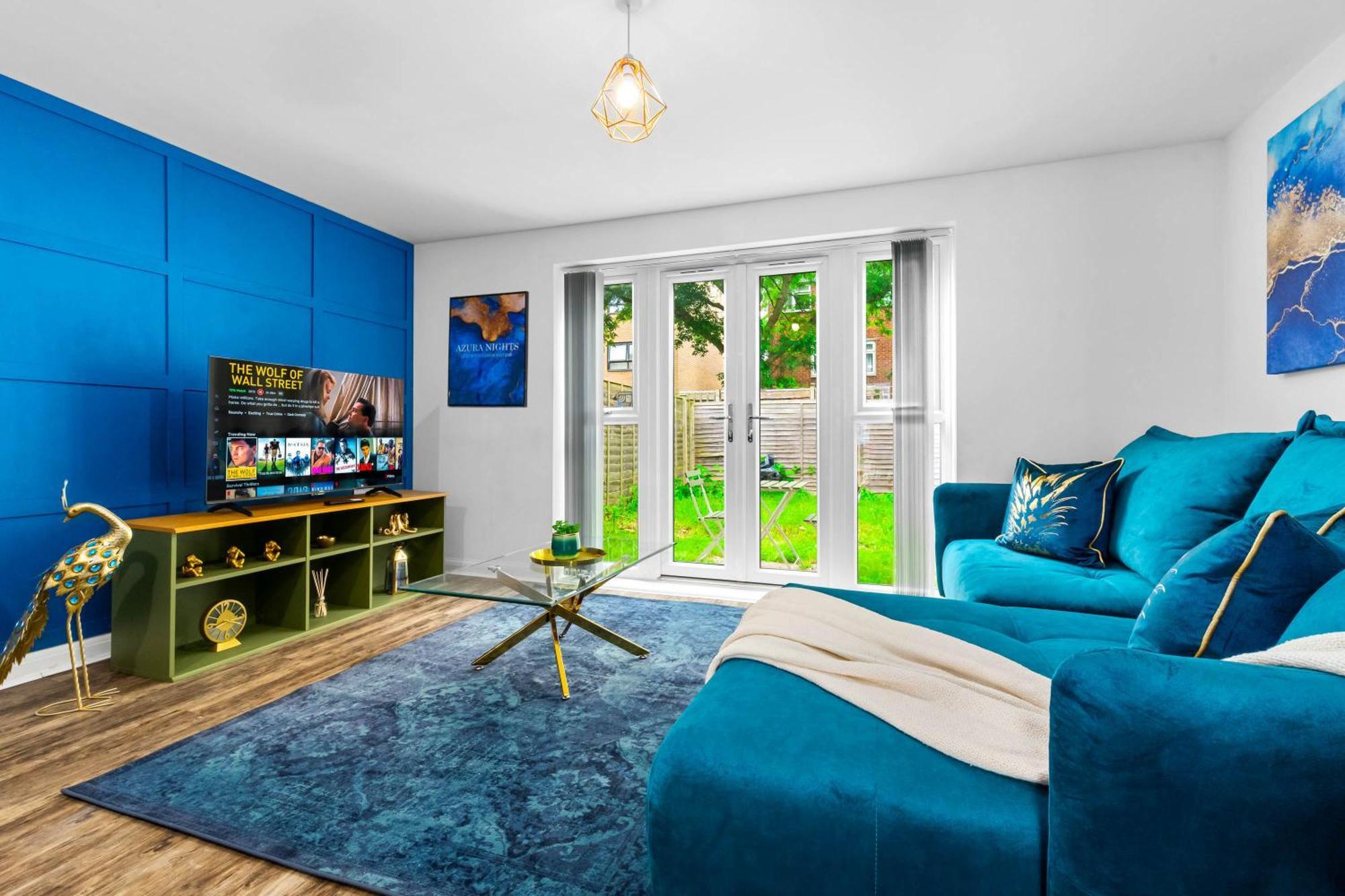 Lavish 3 Bedroom House With Ensuite And Parking By Azura Nights Birmingham Exterior photo