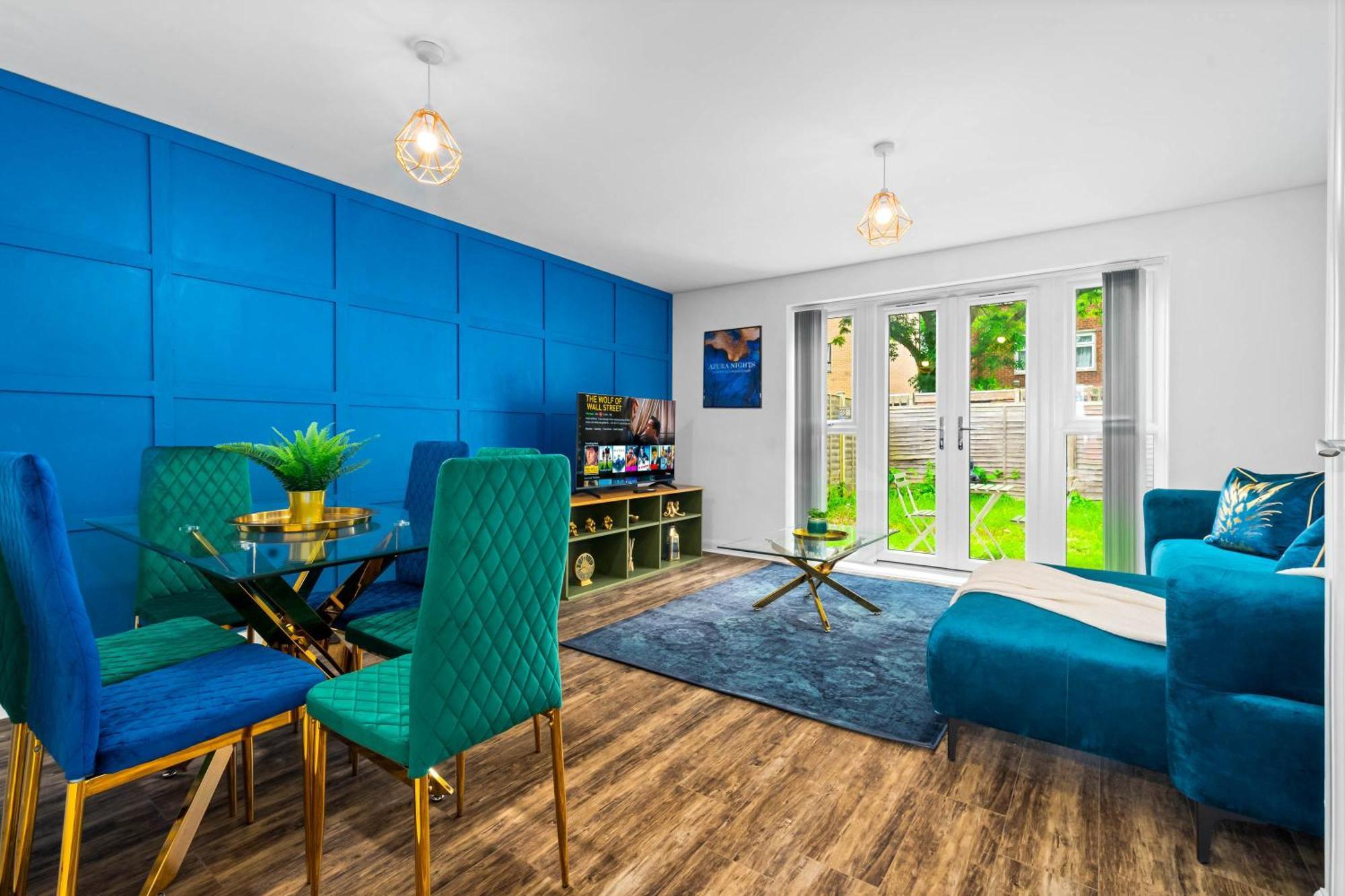 Lavish 3 Bedroom House With Ensuite And Parking By Azura Nights Birmingham Exterior photo